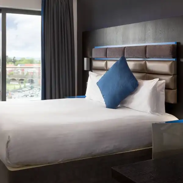 Roomzzz Aparthotel
